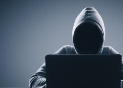 Treviso, condannati a 6 anni "i giustizieri dei pedofili", si fingevano gay per stanare le chat e malmenarli, il web: "Bisognerebbe premiarli"