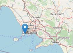 Campi Flegrei, scossa di terremoto di magnitudo 3.9, gente per le strade, il sindaco: "Al momento nessuna segnalazione di danni" 