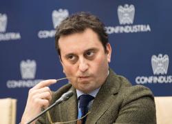 Parenzo contestato sotto studi di La7, lui fa la vittima: "Nel mirino come un criminale, clima impressionante per gli ebrei"