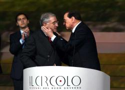 La Procura di Firenze chiude le indagini sulle stragi di mafia del 1993: "Dell'Utri assicurò impunità a Berlusconi in cambio di milioni"