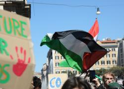 Gaza, 12 agosto: ex piloti e riservisti Idf sfidano Netanyahu, nel cuore di Tel Aviv si consuma una protesta senza precedenti
