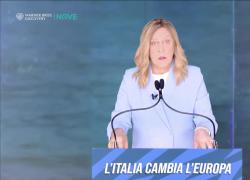 Fratelli di Crozza, Meloni sulle elezioni europee: "Sono una del Popolo, quando passo mi dice 'Daje Giorgia', sulla scheda potete mettere solo 'Daje' "