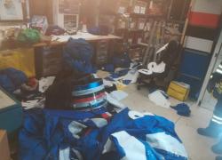 Genova, scontri violenti tra tifosi di Genoa e Samp, assalto a un bar e devastato un club nella notte