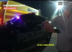 Matteo Falcinelli arrestato a Miami, il giovane fuori dal locale: "Rivoglio i miei telefoni, ho i miei diritti", e gli agenti lo ammanettano - VIDEO