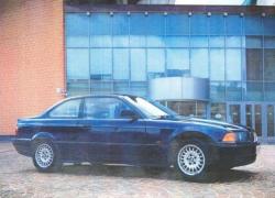 Alberto Sordi, la sua Bmw 320 ritrovata dopo 21 anni finisce all'asta per i malati di Alzheimer