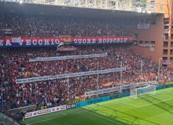 Genova, striscione di sfida degli ultrà del Genoa , cresce la tensione dopo gli scontri con i doriani