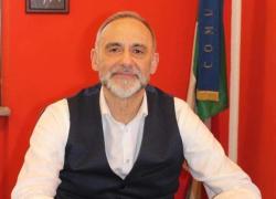 Corte Palasio, sindaco Claudio Manara trovato morto impiccato in municipio, si è suicidato: aveva 67 anni