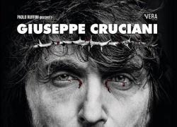 Via Crux, lo show di Giuseppe Cruciani al Teatro Manzoni di Milano: "Tutto quello che pensate e non avete il coraggio di dire"