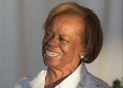 Addio a Marian Robinson, morta a 86 anni la madre di Michelle Obama, l'ex first lady: “Eri la mia roccia”