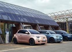 Flop auto elettriche, in Italia nel 2023 vendute 13663 Ferrari vs  1200 Fiat 500e, pesa il prezzo delle auto Green
