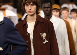 Pitti giugno 2024, il tema è Lemon ma l'ospite d'onore sarà lo stilista britannico Paul Smith