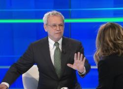 Giorgia Meloni interrotta da Mentana a La7, lui: "La accuseranno di incontinenza", la premier: "Accetto il nana, ma incontinente lo lascio a lei" - VIDEO