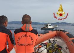 Lavagna, auto imbocca il porto turistico e finisce in mare, in gravi condizioni mamma e bambino di 7 anni