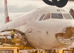 Volo Palma - Vienna colpito dalla grandine: distrutti il parabrezza e il muso dell'area
