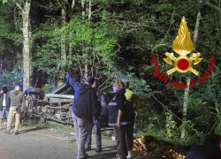 Rezzoaglio, auto con a bordo quattro ragazzi finisce contro un albero, un morto e tre feriti gravi