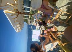 Pizziamoci con Franco Pepe. La sua Osteria A-Mare pied dans l’eau nella Grotta Azzurra è già la piu’ amata dalle celebrities. Appena ripartite  ghiotte Chiara Ferragni e Gwyneth Paltrow