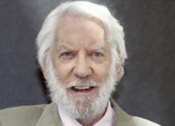 Cinema in lutto, addio a Donald Sutherland, morto a Miami a 88 anni il premio Oscar che recitò in "Quella sporca dozzina"
