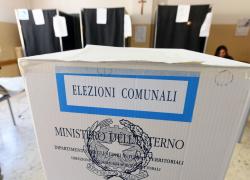 Elezioni comunali Zerba (Piacenza), secondo pareggio al ballottaggio tra i 2 candidati sindaci, Giovanni Razzari eletto per anzianità, 73 anni vs 52 della sfidante Claudia Borrè