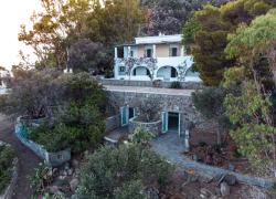 Engel & Völkers, venduta per oltre quattro milioni e mezzo di euro la storica Villa Lighea a Panarea