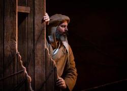 "Dalle tenebre alla luce", Simone Cristicchi torna alla musica per proporci un capolavoro di intransigente dolcezza