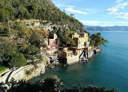 Liguria, la crisi immobiliare non abita a Levante, a Tellaro le case di lusso costano 20 mila euro al metro quadro