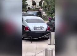 Supercar Aston Martin e Bentley con targhe ucraine al Casinò di Montecarlo e Ginevra, il web: "Vendono le armi occidentali per comprarsi auto di lusso" - VIDEO