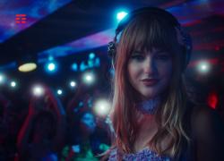 Tim, la bassista dei Måneskin Victoria De Angelis nuova testimonial del format "La forza delle connessioni" 
