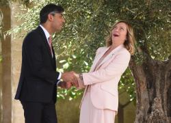Sunak-Meloni, flirt in vista dopo G7 a Borgo Egnazia? Il premier uscente: "Vorrei condividere con lei la vita notturna dello Yorkshire"