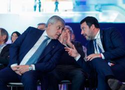 Volano stracci tra Salvini e Tajani immersi nei vigneti di Vespa. Il problema? L'adesione leghista al nuovo progetto di Orbàn