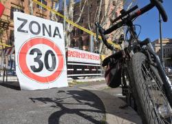 Milano, "limite dei 30 km/h all'ora causa più inquinamento, miglior efficienza dei motori termici intorno ai 70-80 km/h" - lo STUDIO del Mit