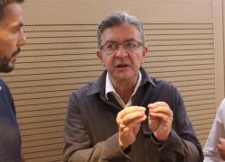 Mélenchon: "Il popolo nasce da un contratto tra donne e uomini liberi", aberrazione figlia dell'ordine capitalistico
