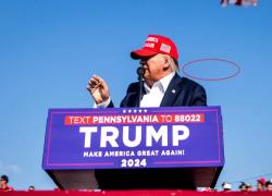 Spari contro Trump al comizio in Pennsylvania, ucciso l’attentatore 20enne, un morto e due feriti, tycoon: “Ho sentito il proiettile che mi trapassava”