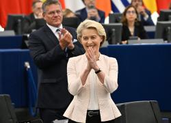 Von der Leyen rieletta presidente della Commissione Europea con 401 voti, FdI vota contro: "L’ok dei Verdi ha reso impossibile il nostro sì"