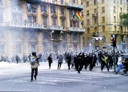 G8 di Genova 23 anni dopo, dai no global diventati new global ai massacri delle forze dell'ordine