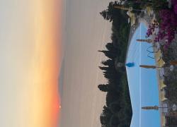 Posso perdere una battaglia, ma non perder&ograve; mai un minuto&rdquo;, diceva Napoleone. Senza cultura si vive male. E l&rsquo;unico antidoto all&rsquo;estate cafona sono i Festival d&rsquo;intelletto/chic. Dal "Faito Doc Festival&rdquo; a &ldquo;Un&rsquo;estate per sognare&rdquo; a Villa San Michele. Al giubileo di &ldquo;Dal Barocco al Jazz&rdquo;. Auguri.