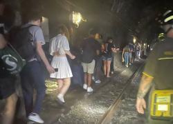 Genova, treno regionale si ferma in galleria tra Principe e Brignole, 48 passeggeri evacuati dai pompieri