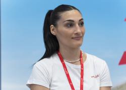 Iba premia Angela Carini con 45mila €: “Come se avesse vinto”, ma lei rifiuta, scoppia la polemica: “È un'attrice, ha simulato”