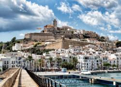 Ibiza, arrestati sei turisti per non aver pagato al ristorante il conto da 12.300 euro