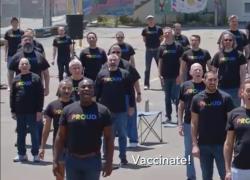 Coro gay San Francisco: "Fate il vaccino Covid per sconfiggere il virus", il web ironizza: "Menomale che non ci avreste fatto il lavaggio del cervello" - il VIDEO virale