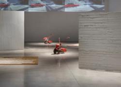 Macro di Roma, la Benassi espone la motozappa, una continuazione dell'"orinatoio" di Duchamp alla Galleria Nazionale