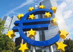 Frodi nei pagamenti per €4 mld annui, il report congiunto Eba e Bce: il maggior numero di operazioni fraudolente avviene attraverso le carte