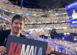 Speranza si “imbuca” alla convention di Kamala Harris a Chicago, il web si scatena: “Resta lì e non tornare più”