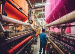 Shein, istruttoria antitrust al sito italiano per pubblicità ingannevole su sostenibilità ambientale: “Fibre “green” non riciclabili”