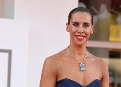 Venezia 81, sul red carpet spiccano Giorgia Mondani e Raffaella Zardo, entrambe in Daniela de Souza, incantano il festival