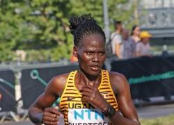 Addio a Rebecca Chaptegei, morta la maratoneta ugandese per gravi ustioni: bruciata dal compagno con una tanica di benzina 