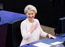 Commissione Ue, slitta a settimana prossima la presentazione, socialisti contro von der Leyen: "Con vicepresidenza a Fitto non ti votiamo"