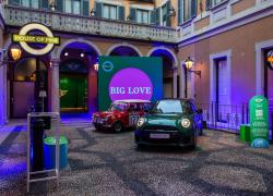 La House of MINI apre le porte alla città di Milano in occasione del 65° compleanno dell’icona britannica