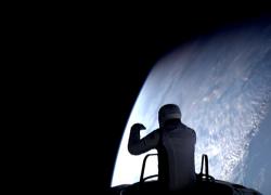 Space X, prima passeggiata spaziale privata, record con Polaris Down per Musk; agli astronauti tute più tech di quelle della Nasa - VIDEO 