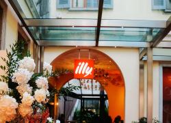 illycaffè, celebrato il secondo anniversario del suo flagship store in Monte Napoleone; tra gli ospiti da Cristina Parodi a Facchinetti