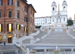 Trinità dei Monti, la Francia rivendica la famosa scalinata capitolina e si accende lo scontro Parigi - Roma